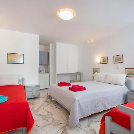 Irene Parou Nausa