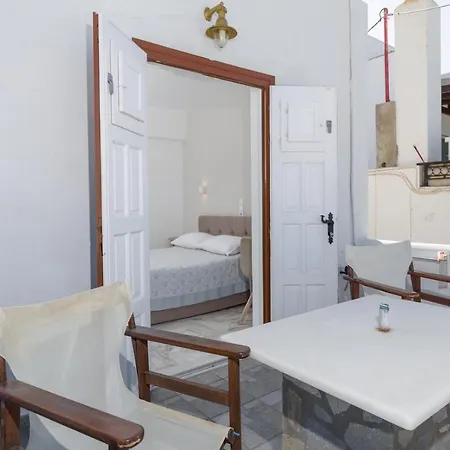 Irene Parou * Naousa (Paros)