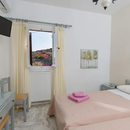 Irene Parou Appartement *