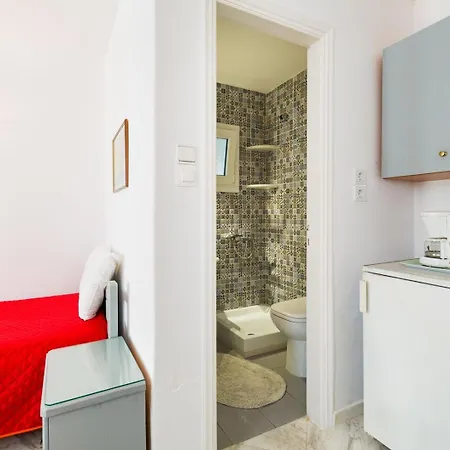 Irene Parou Apartament *